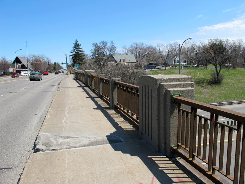 Another view of the south railing of bridge 5598.