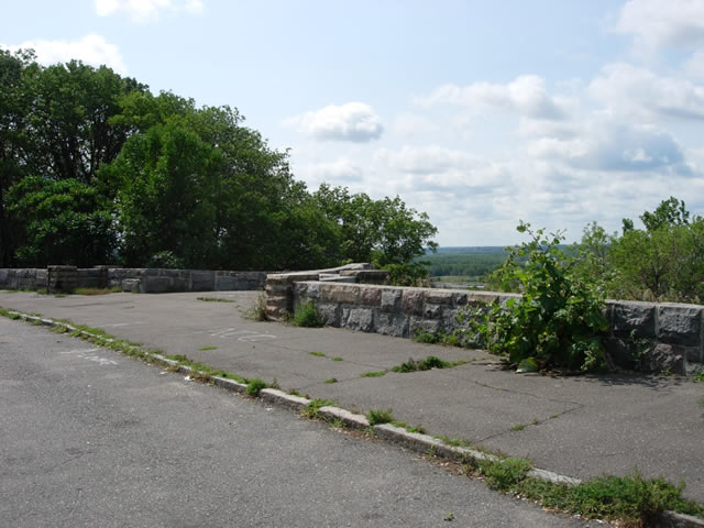 Burns Avenue Overlook